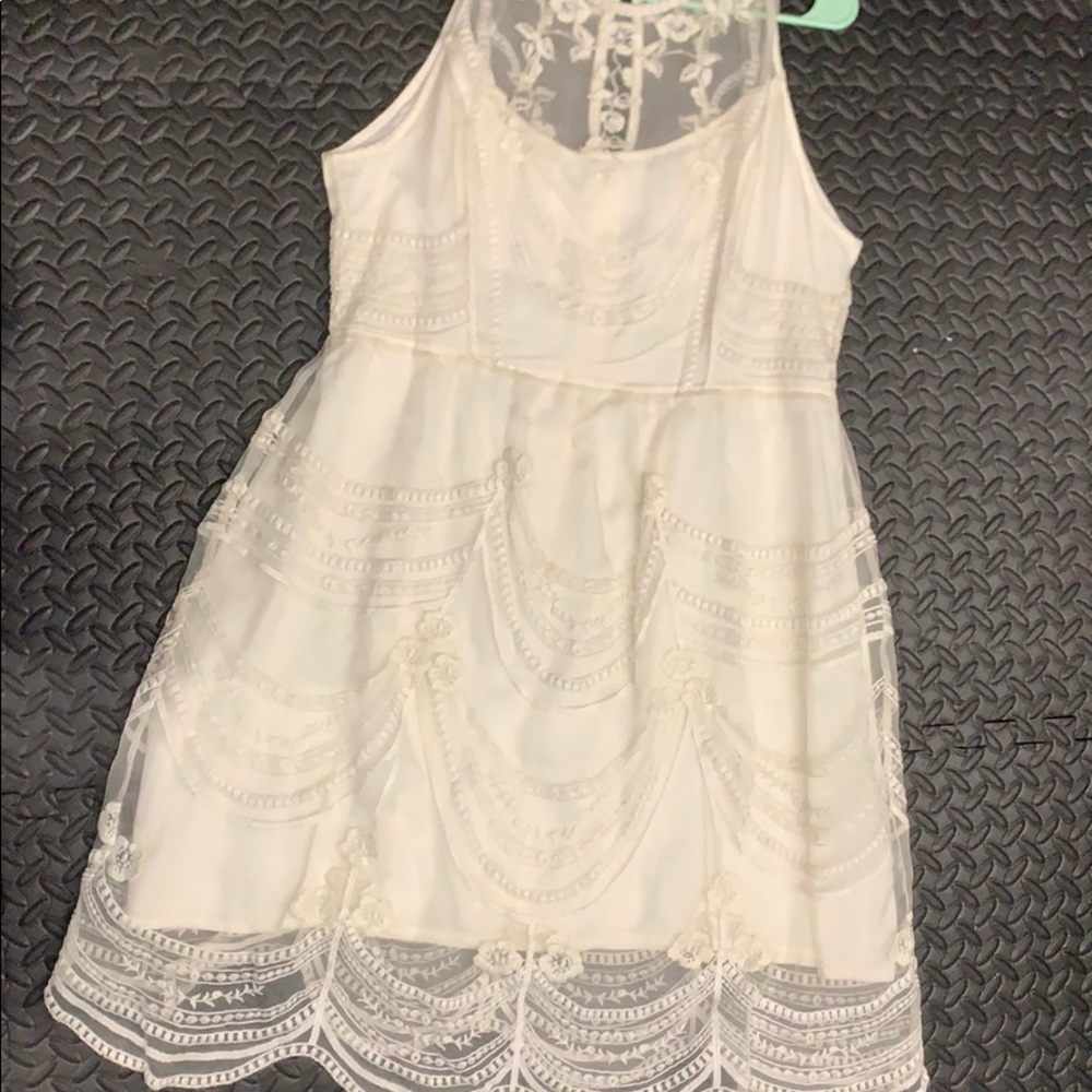 New BHLDN Anissa lace embroidery - Picture 4 of 6